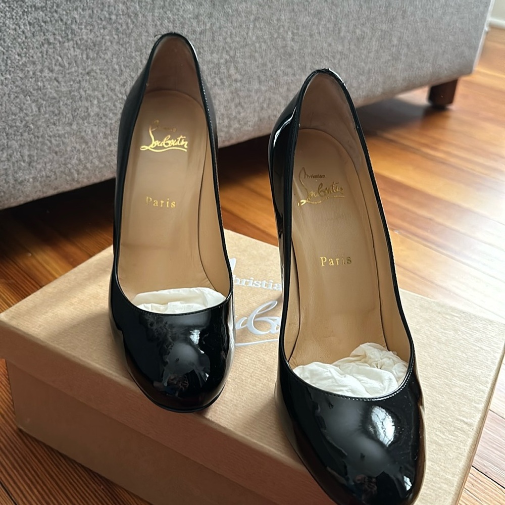 Christian louboutin pattent pumps